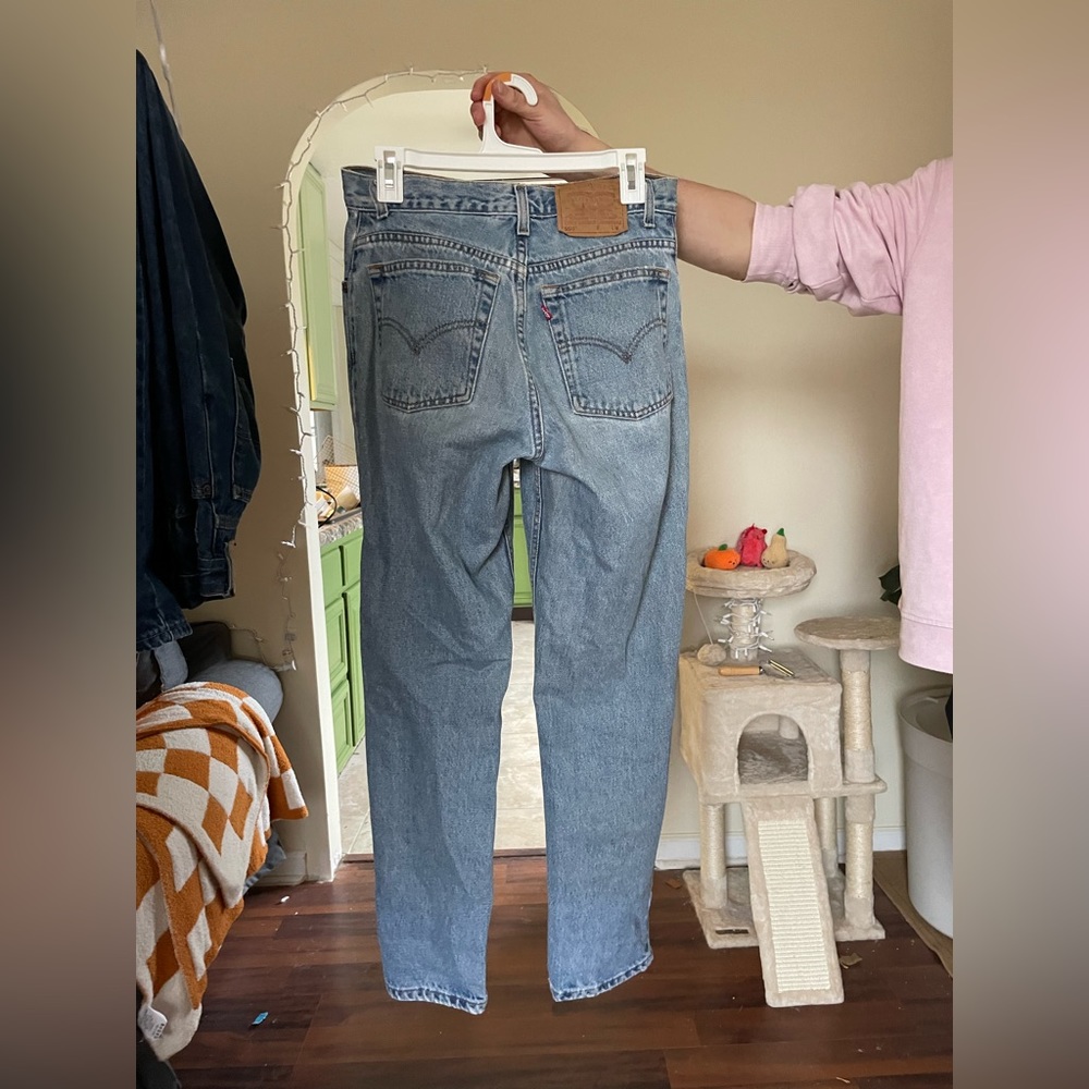 Vintage Levi’s Jeans (light wash)